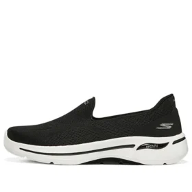 Go Walk Arch Fit slip-on „Black”