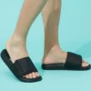 Papuci de casă cu talpă joasă și velcro, negri